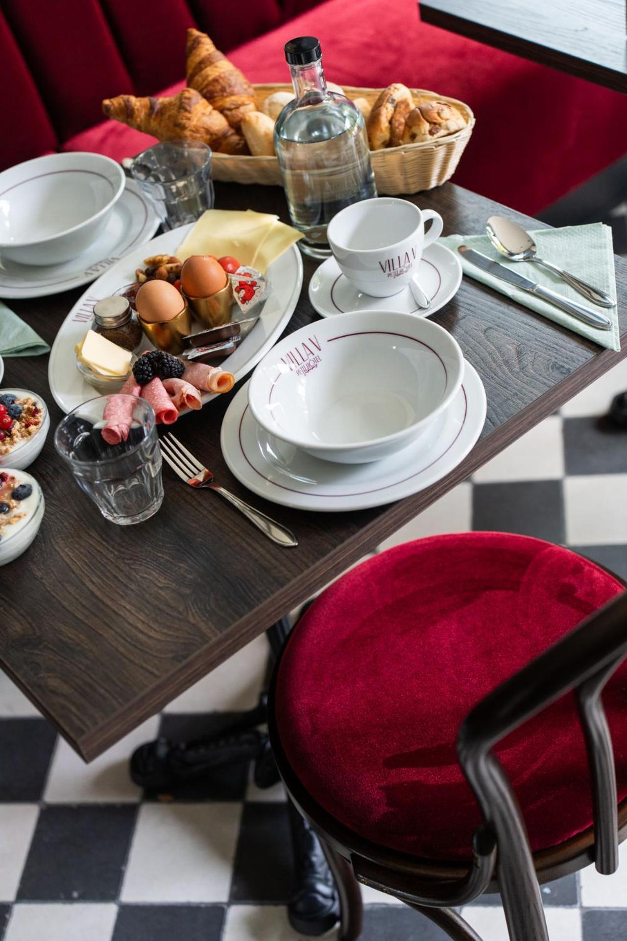 Villa V Petit Hotel Valkenburg aan de Geul Eksteriør billede