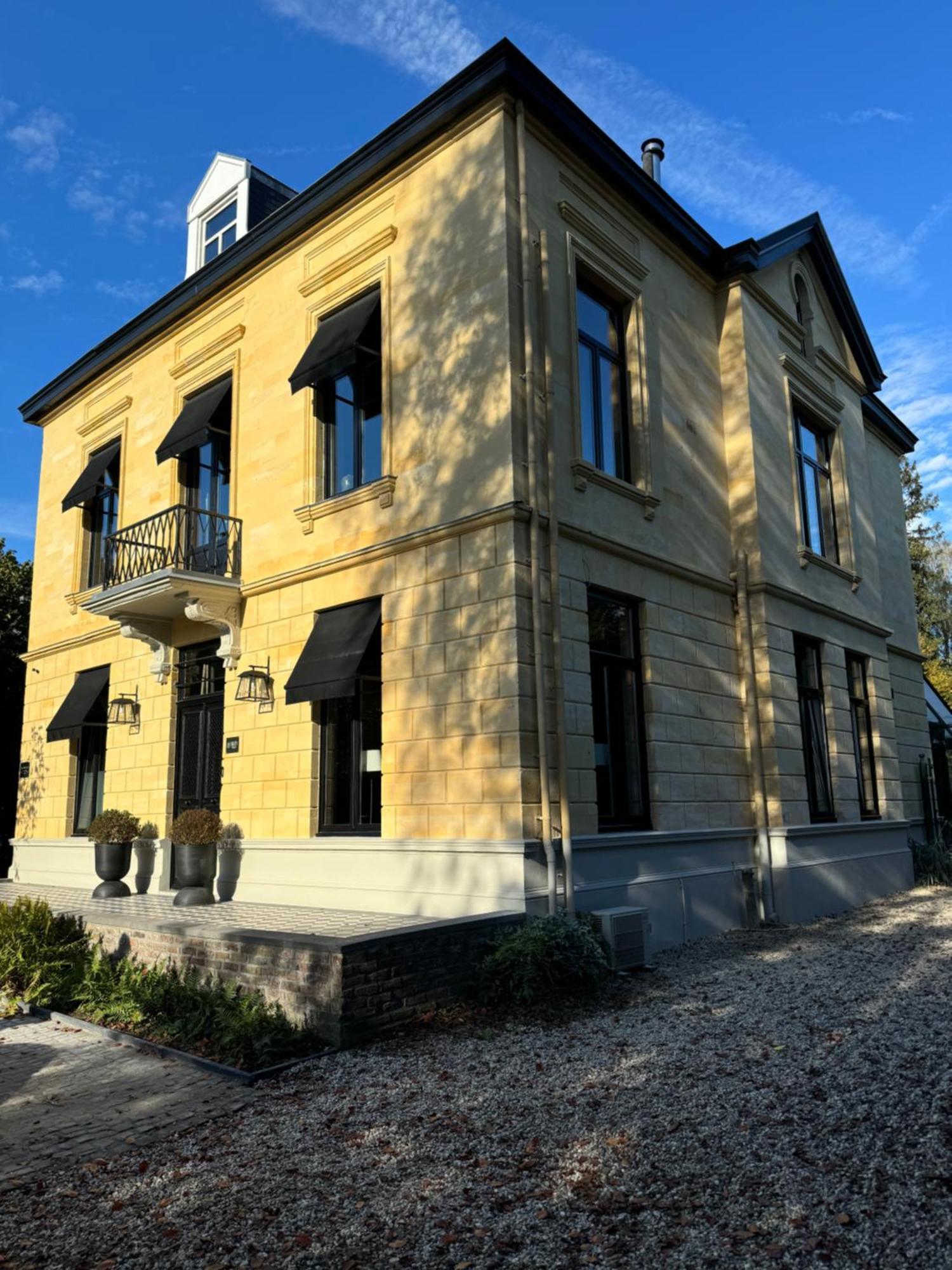 Villa V Petit Hotel Valkenburg aan de Geul Eksteriør billede